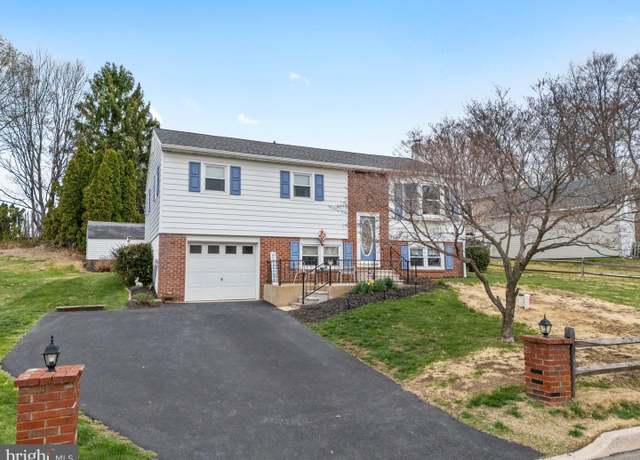 Property at 31 Elaine Dr, Boyertown, PA 19512, 4 beds, 2 baths