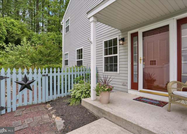 Property at 1526 Huron Dr, Reading, PA 19608, 3 beds, 2.5 baths
