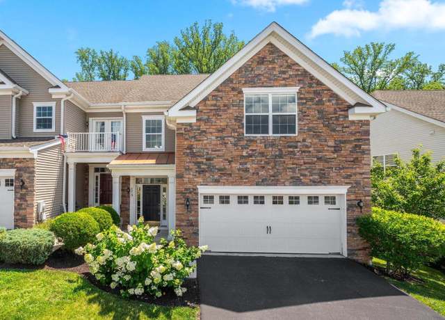 Property at 3519 Muirwood Dr, Newtown Square, PA 19073, 4 beds, 3.5 baths