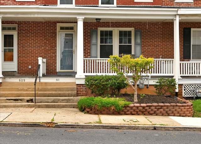 Property at 611 Park Ave, Lancaster, PA 17602, 3 beds, 2 baths