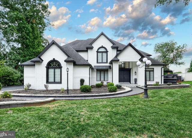 Property at 1231 Oakside Dr, Bethlehem, PA 18017, 5 beds, 5.5 baths