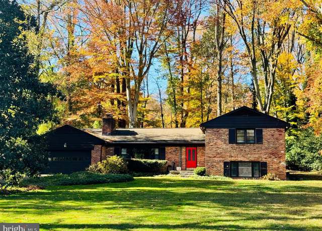 Property at 8935 Glenbrook Rd, Fairfax, VA 22031, 4 beds, 3 baths