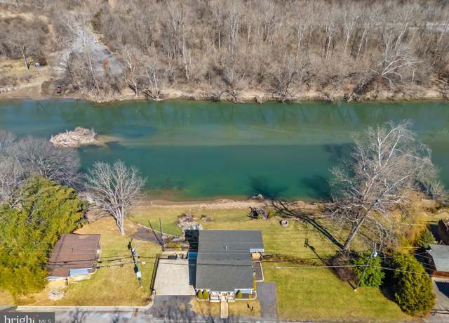 Property at 1408 Winchester Pike, Front Royal, VA 22630, 2 beds, 1 bath
