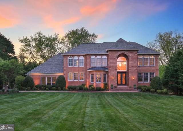 Property at 11724 Gainsborough Rd, Potomac, MD 20854, 7 beds, 7 baths