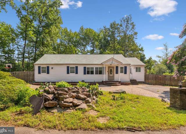 Property at 16410 Newasa Ln, Waldorf, MD 20601, 4 beds, 2.5 baths