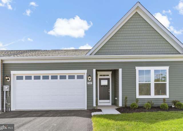 Property at 19601 Lavender Ln, Hagerstown, MD 21742, 3 beds, 2 baths