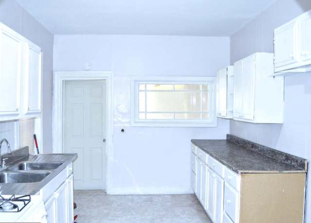 Property at 90 E State St, Camden, NJ 08105, 3 beds, 1 bath