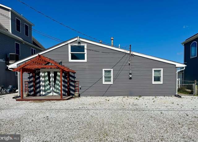 Property at 103 N Burgee Dr, Tuckerton, NJ 08087, 3 beds, 1 bath