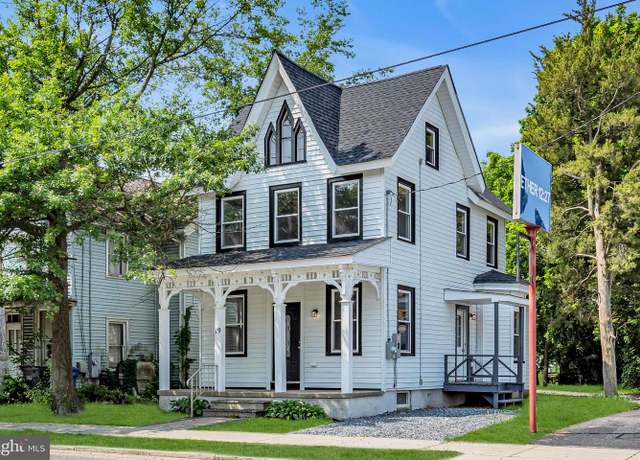 Property at 19 E Main St, Salem, NJ 08079, 4 beds, 2 baths