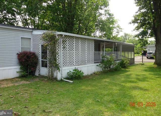 Property at 86 N Hollar Dr, Shippensburg, PA 17257, 2 beds, 1 bath