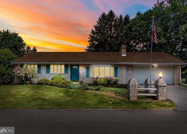 Property at 611 Wingert Dr, Mechanicsburg, PA 17055, 2 beds, 2.5 baths