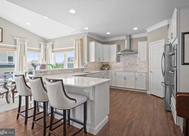 Property at 263 Greenwood Dr, Oxford, PA 19363, 4 beds, 3.5 baths