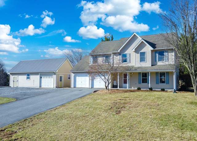 Property at 636 Meadow Hill Dr, Narvon, PA 17555, 4 beds, 2.5 baths