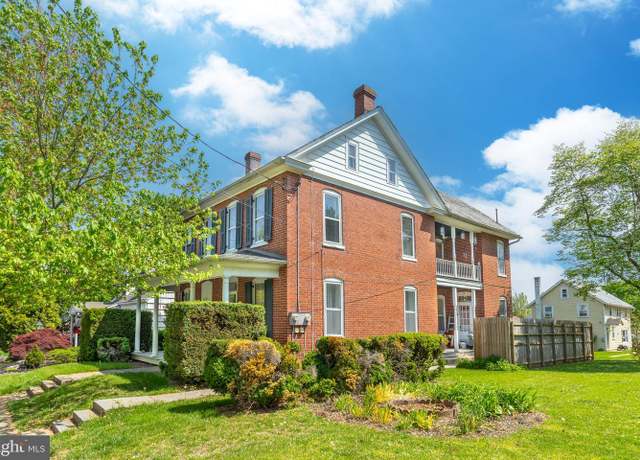 Property at 319 N Broad St, Lititz, PA 17543, 3 beds, 1.5 baths