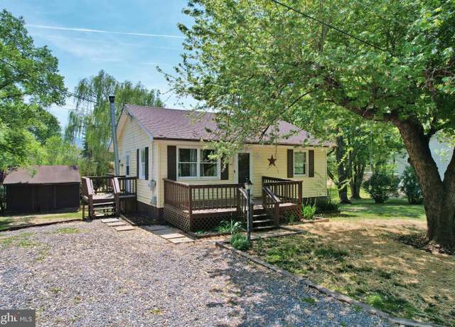 Property at 140 Wayland Dr, Stanley, VA 22851, 3 beds, 1.5 baths