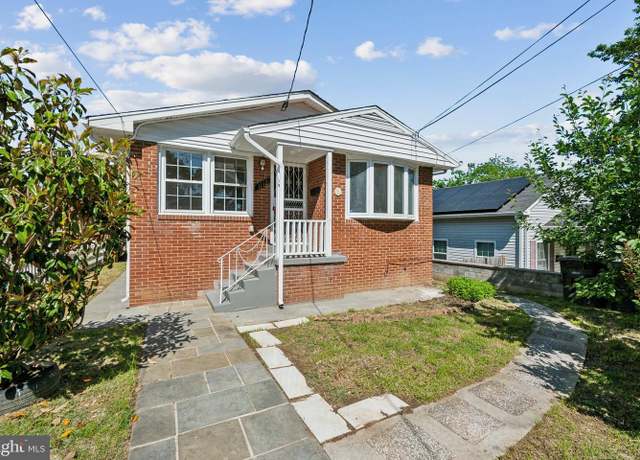 Property at 1112 51st Pl NE, Washington, DC 20019, 4 beds, 3 baths