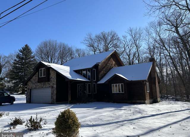 Property at 2124 Meadow Ln, Wilmington, DE 19810, 4 beds, 2.5 baths
