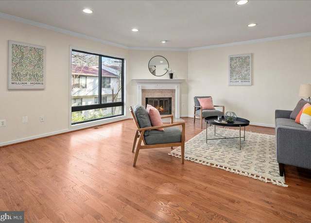 Property at 9733 Lake Shore Dr, Montgomery Village, MD 20886, 4 beds, 2.5 baths