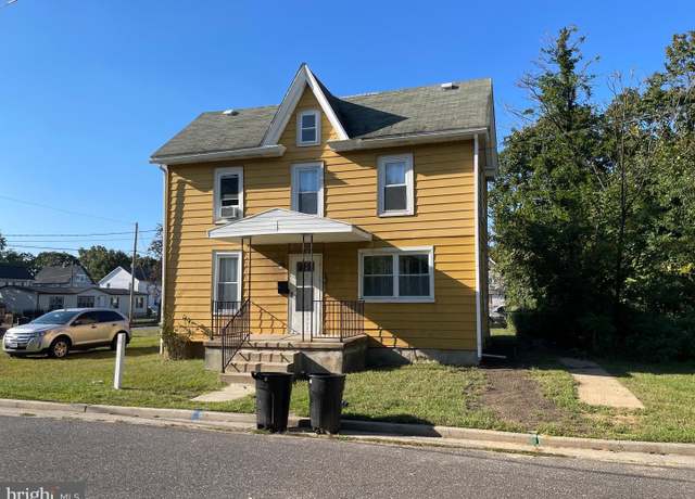 Property at 123 W Buck St, Paulsboro, NJ 08066, 4 beds, 1 bath