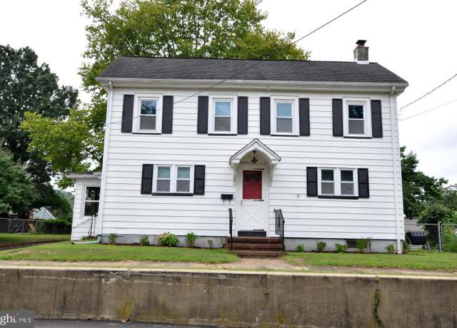 Property at 110 Franklin St, Swedesboro, NJ 08085, 3 beds, 1.5 baths