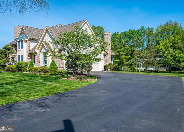 Property at 30 Revere Ct, Princeton Junction, NJ 08550, 5 beds, 4.5 baths