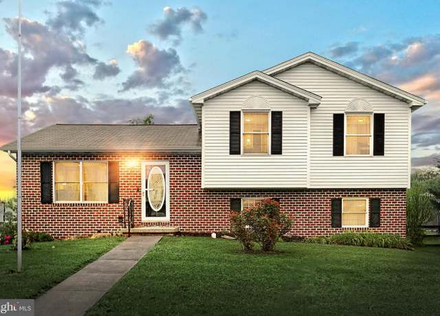 Property at 220 S Columbus Ave, Littlestown, PA 17340, 3 beds, 2 baths