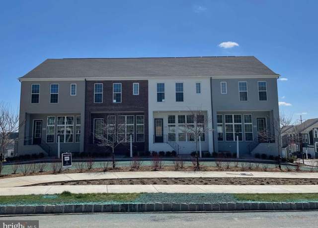 Property at 3113 Trow St, Mechanicsburg, PA 17055, 3 beds, 3 baths