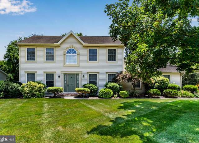 Property at 108 Schoolfield Dr, Carlisle, PA 17013, 4 beds, 3.5 baths