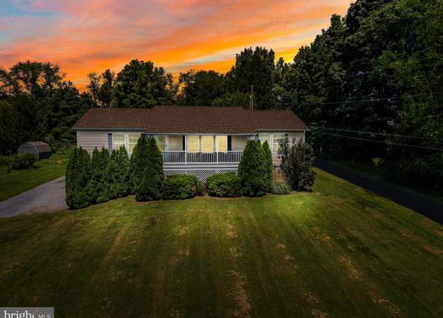 Property at 1350 Kiner Blvd, Carlisle, PA 17015, 3 beds, 2 baths