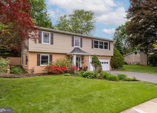 Property at 818 Bayberry Dr, State College, PA 16801, 4 beds, 3 baths