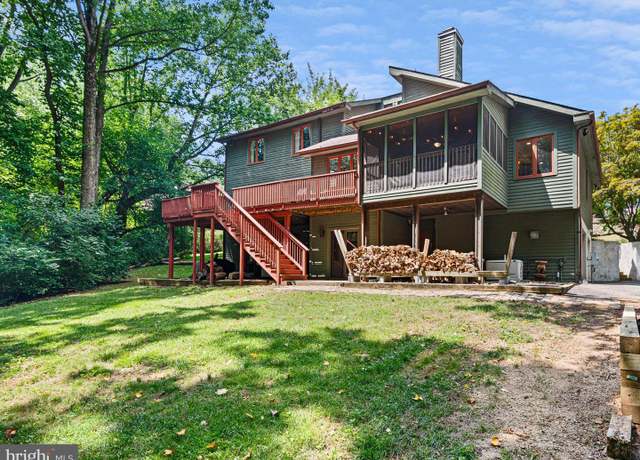 Property at 19 White Oak Rd, Landenberg, PA 19350, 5 beds, 3.5 baths