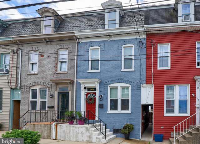Property at 160 Walnut St, Columbia, PA 17512, 3 beds, 2.5 baths