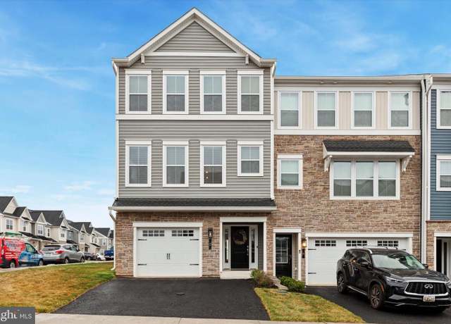 Property at 2 Copper Ct, Royersford, PA 19468, 3 beds, 3.5 baths
