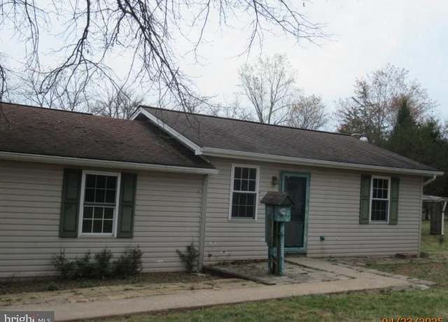 Property at 140 Mount Top Rd, Dillsburg, PA 17019, 2 beds, 2 baths