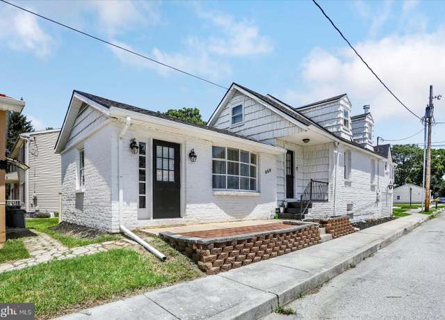 Property at 350 Manor St, Hanover, PA 17331, 3 beds, 2 baths