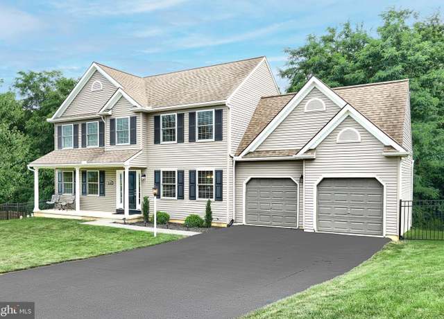 Property at 4230 Peach Orchard Holw, York, PA 17402, 4 beds, 2.5 baths