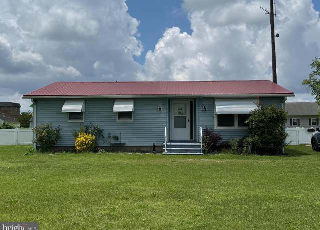 Property at 110 Delaware Ave, Millsboro, DE 19966, 3 beds, 1 bath