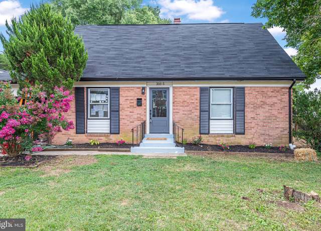 Property at 200 1/2 11th St, Laurel, MD 20707, 6 beds, 3 baths