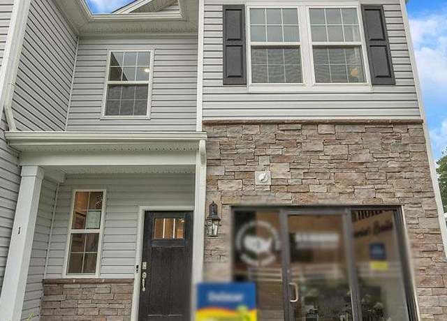 Property at 215 Hermosa Dr, Egg Harbor Township, NJ 08234, 3 beds, 2.5 baths