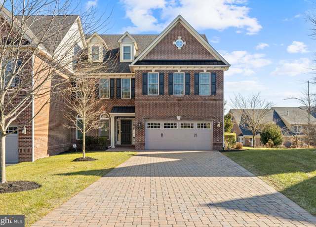 Property at 87 Rittenhouse Cir, Newtown, PA 18940, 2 beds, 2.5 baths