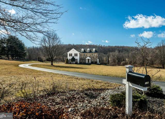 Property at 100 Rosepoint Rd, Glenmoore, PA 19343, 4 beds, 2.5 baths