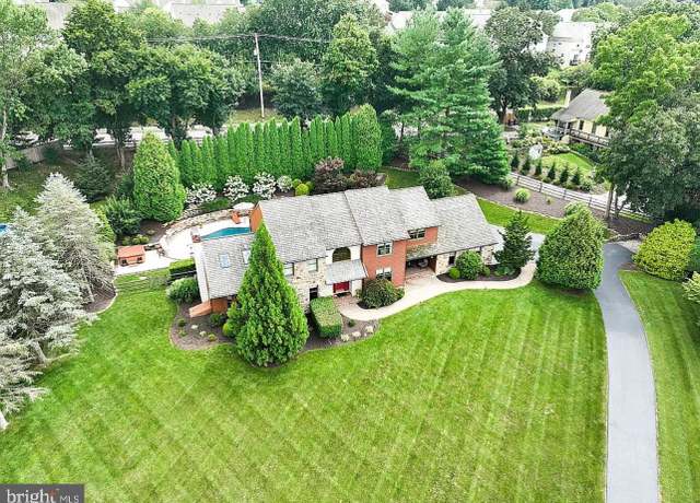 Property at 4 Watercroft Cir, Downingtown, PA 19335, 5 beds, 3 baths