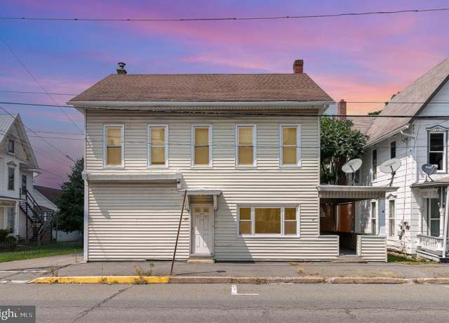 Property at 29 W Main St, Elizabethville, PA 17023, 7 beds, 5 baths