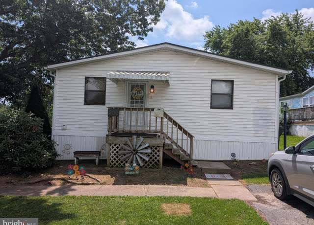 Property at 203 Greyfield Dr, Lancaster, PA 17603, 3 beds, 2 baths