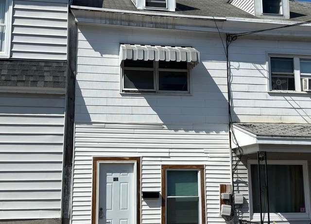 Property at 819 Market St, Ashland, PA 17921, 3 beds, 1 bath