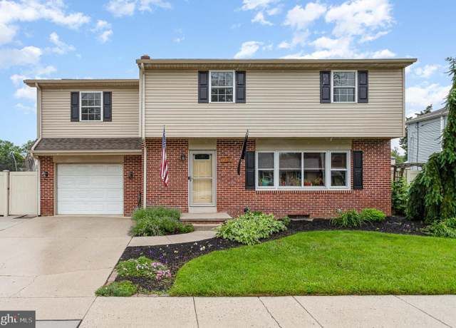 Property at 839 Hartman Ave, Hanover, PA 17331, 4 beds, 3 baths