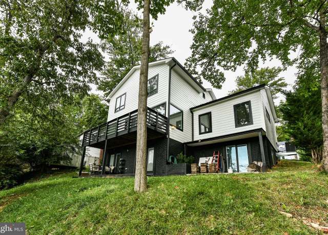 Property at 2432 S Culpeper St, Arlington, VA 22206, 6 beds, 4.5 baths