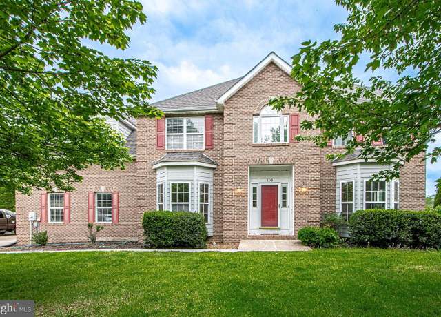 Property at 105 Fairfield Dr, Winchester, VA 22602, 5 beds, 3.5 baths