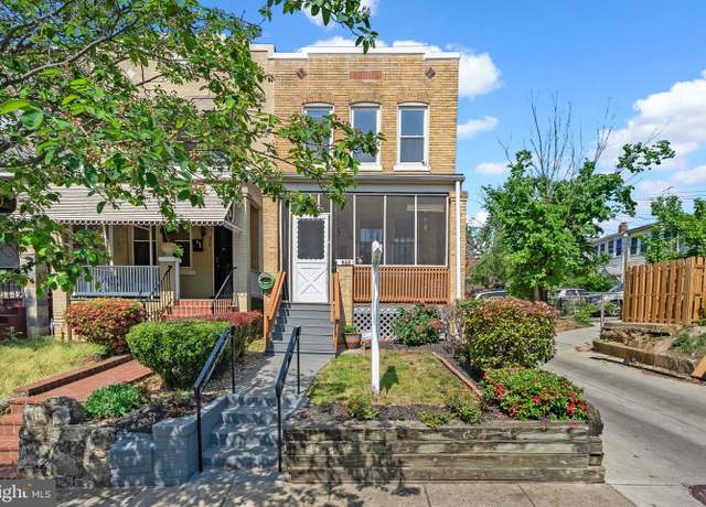 Property at 560 25th Pl NE, Washington, DC 20002, 3 beds, 2 baths
