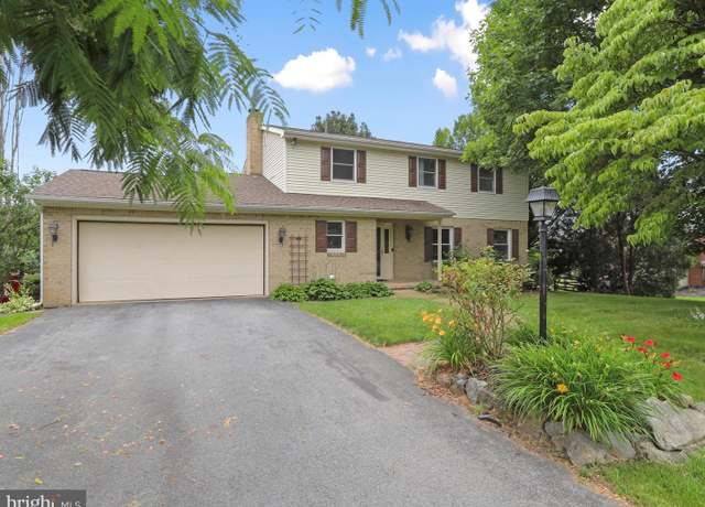 Property at 2013 Maplewood Dr, Hagerstown, MD 21740, 4 beds, 2.5 baths